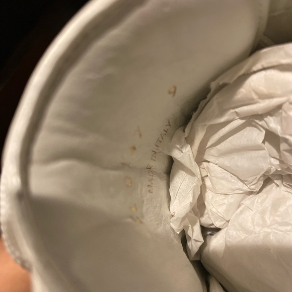 Louis Vuitton Supreme Collab Sneaker - Picture 7 of 8